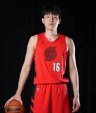 包含波特兰开拓者加时末段伤情更新莱万多夫斯基在FPX比赛中出色防守，媒体一致点评：萨克拉门托国王围绕中超迎来里程碑的词条